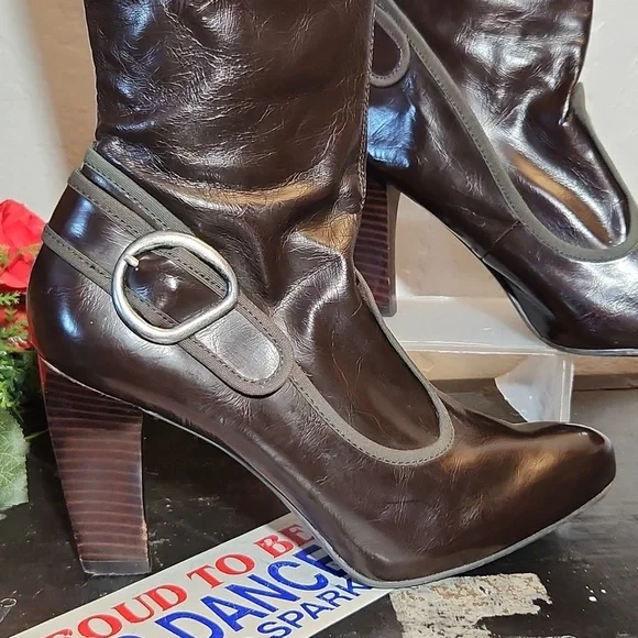 FRANCO SARTO Man Made Thin Patent Pull On Buckle Detail Heelwd Boot 7.5M - Picture 3 of 16